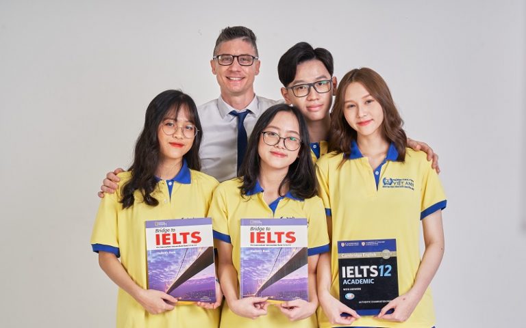 Trường Dân Lập Nội Trú Việt Anh TPHCM, định hướng đào tạo học sinh giỏi chuyên Anh với cam kết đầu ra IELTS 6.0 khi tốt nghiệp THPT.